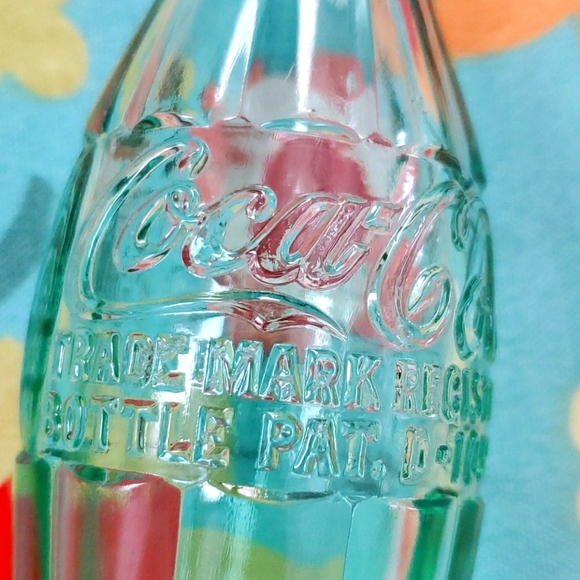 Vintage 1938-1951 CocaCola EMBOSSED Green Glass Bottle 6oz Collectible Retro - Picture 6 of 14